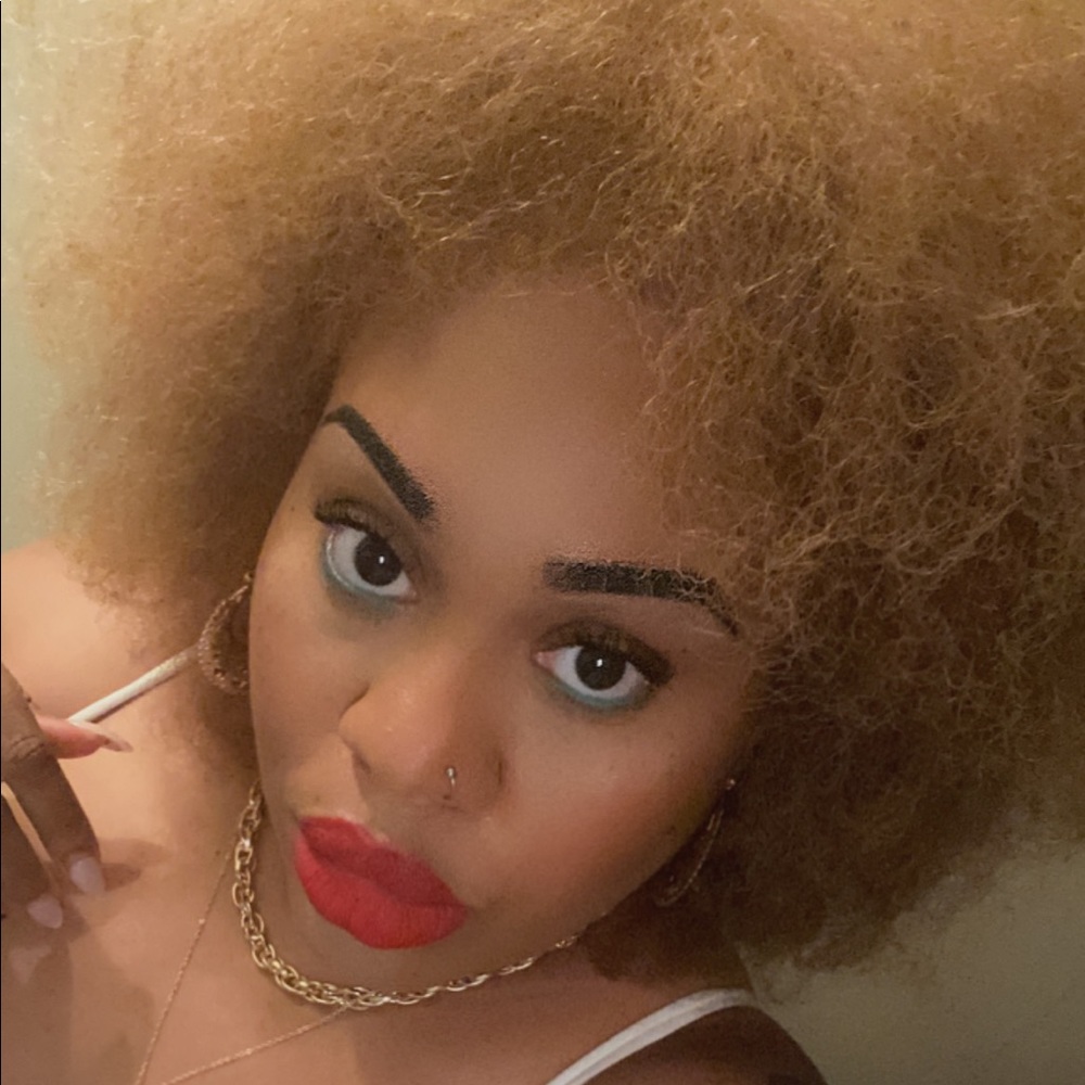 Meet your Posher, Maia